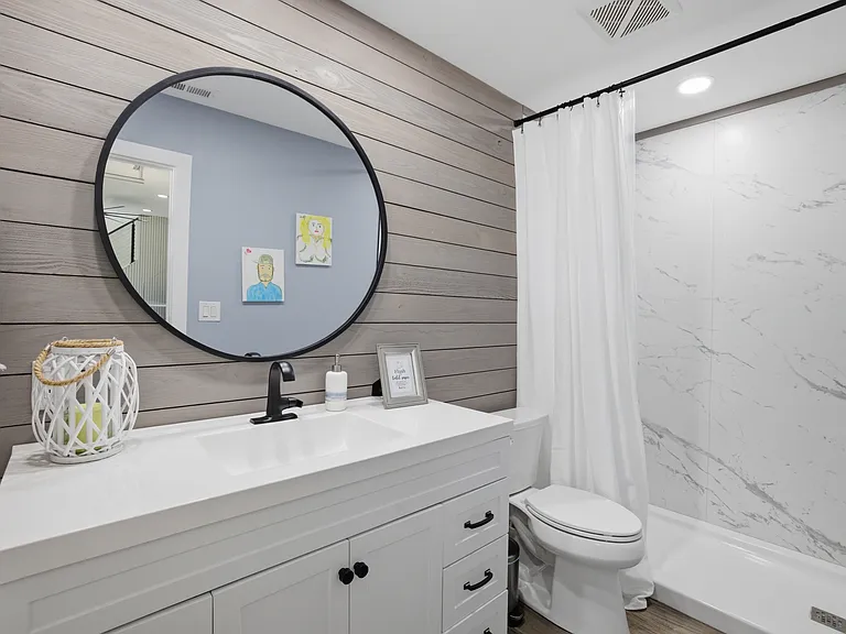 15928 Henry Ln — Photo 38