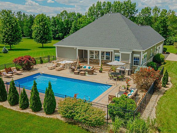 4th image of 16329 Riverbirch Dr