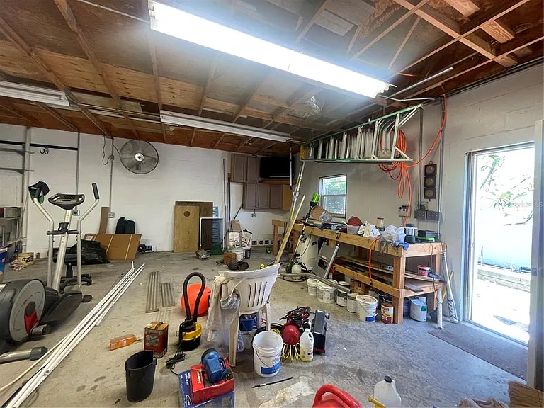 3030 W Helen Ave — Photo 47