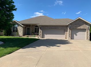 3121 W Knob Hill St, Springfield, MO 65810