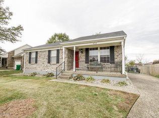 4710 Ridgeway Ct, Louisville, KY 40229