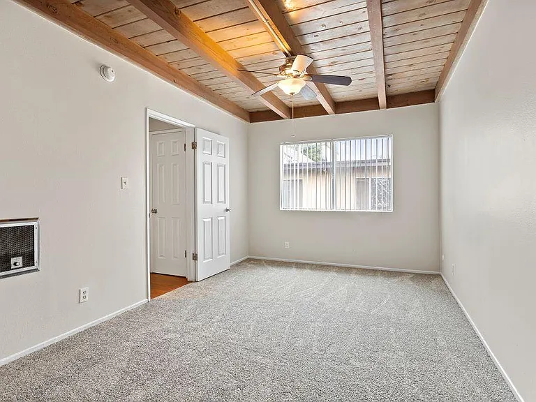 Parthenia Terrace Apartments — Photo 18