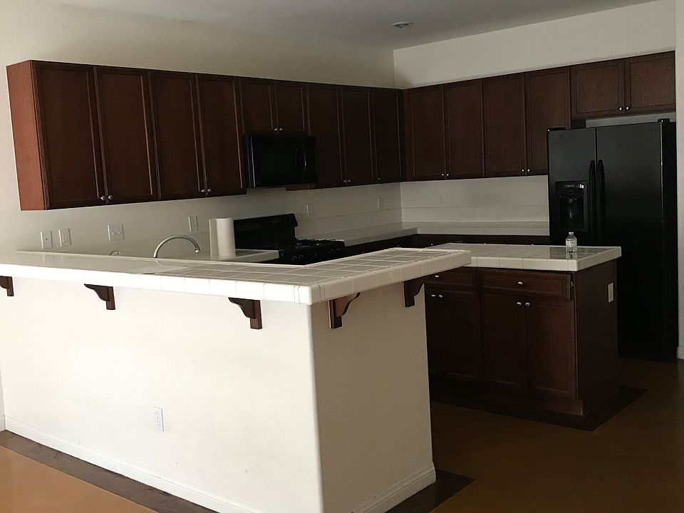 2nd image of 1157 Horizon Range Ave