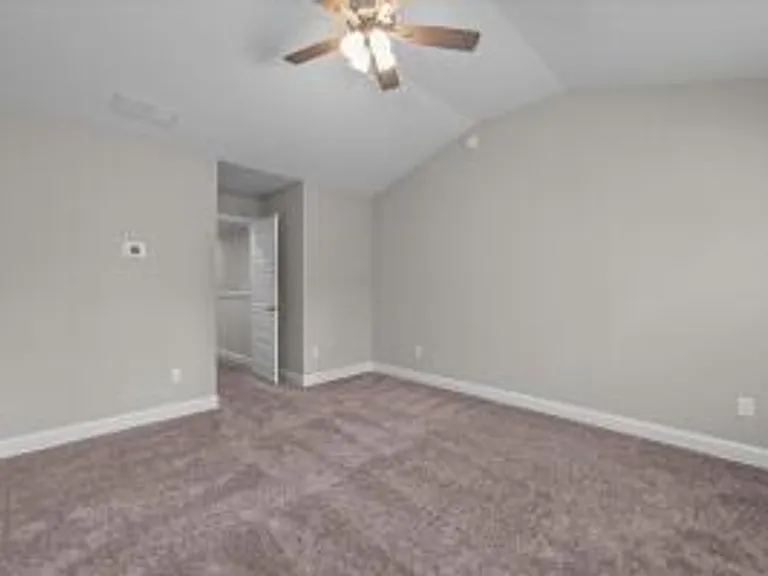 1005 Linsmore Ave — Photo 15