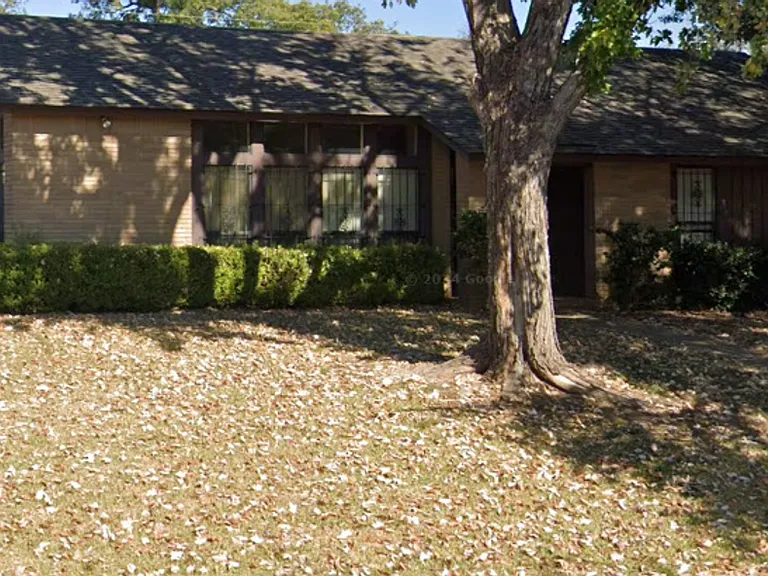 5403 Bayou Dr — Photo 3
