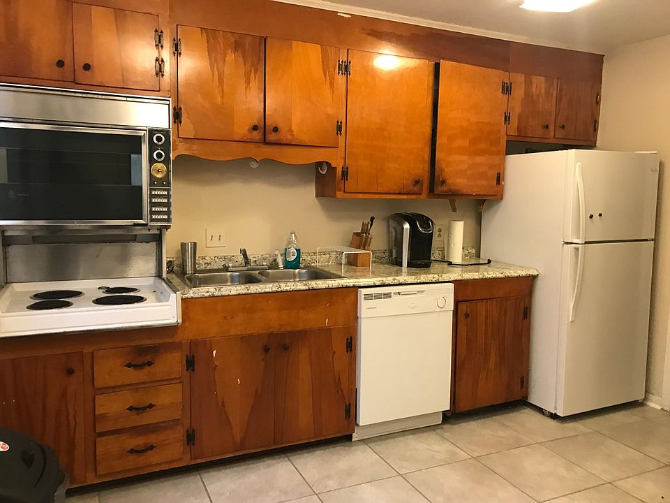 2nd image of 310 S 10th Ave