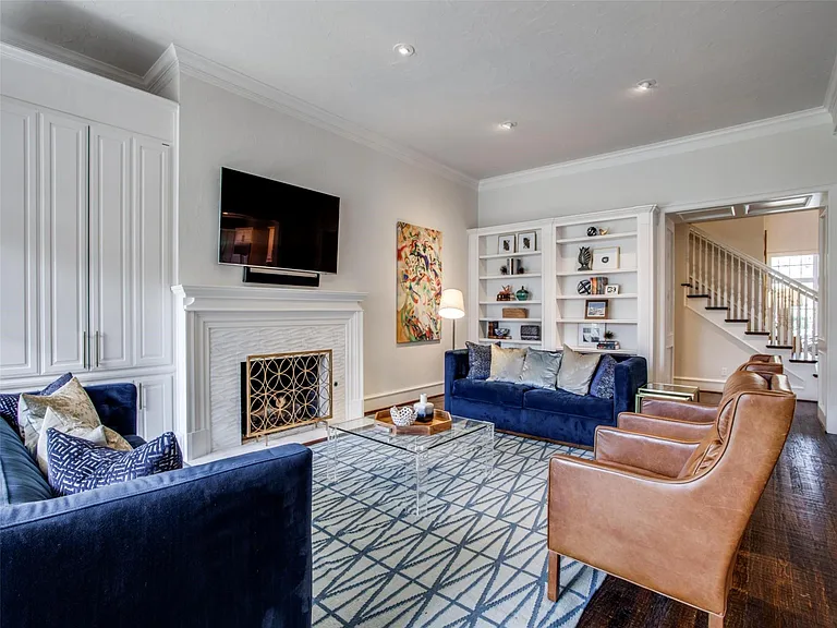 3909 Greenbrier Dr — Photo 17