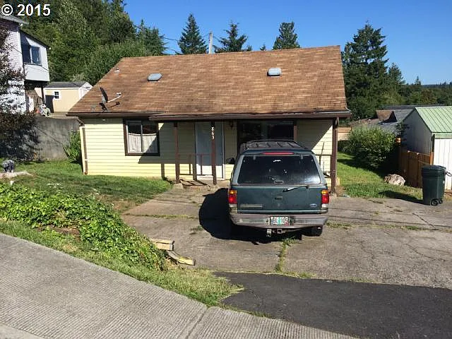 863 Poplar St photo 1