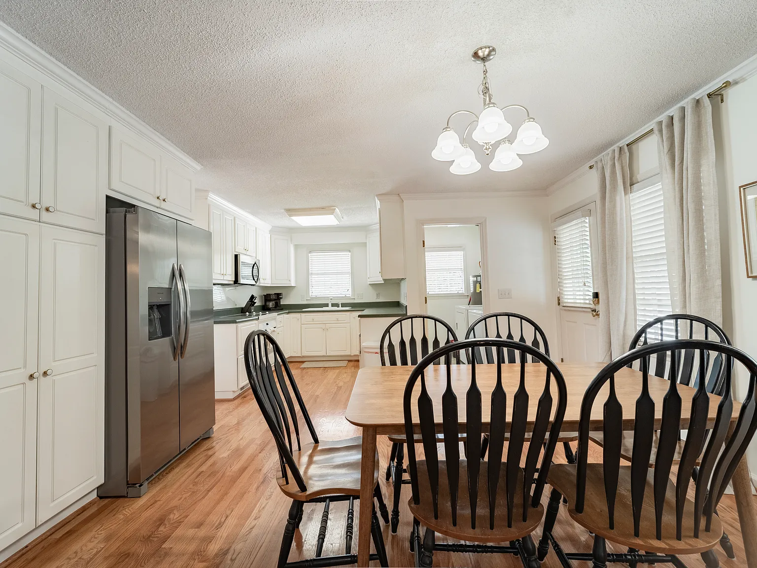 4 bed, 2846 sqft, $5,000 — Photo 4