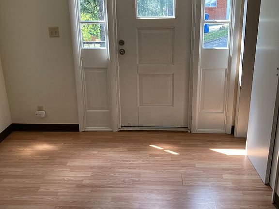 5th image of 100 School St