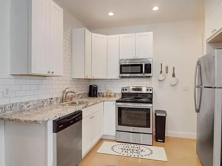 947 N Ormewood Park Dr SE #B — Photo 3