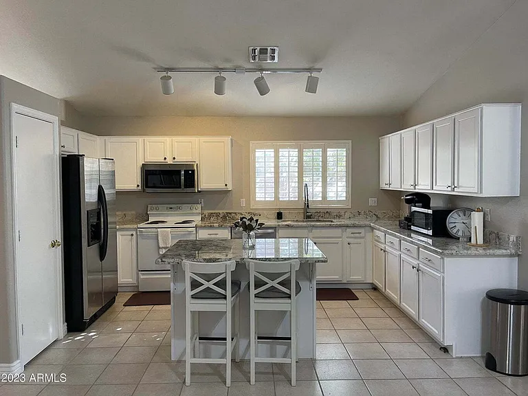 3954 E Agave Rd — Photo 2