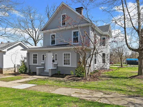 318 S 6th St, Vandalia, IL 62471