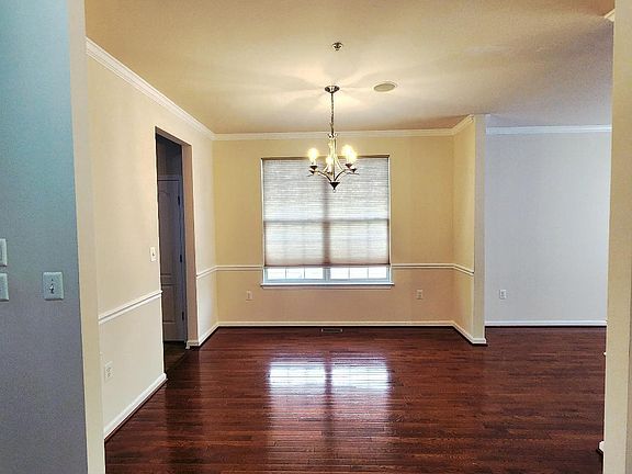 5th image of 15625 Chadsey Ln