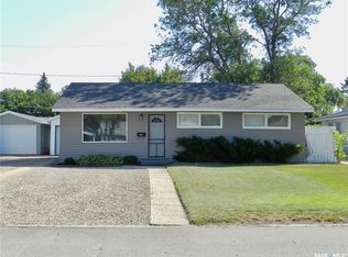 1037 Bogue AVENUE, Moose Jaw, SK S6H 4M4