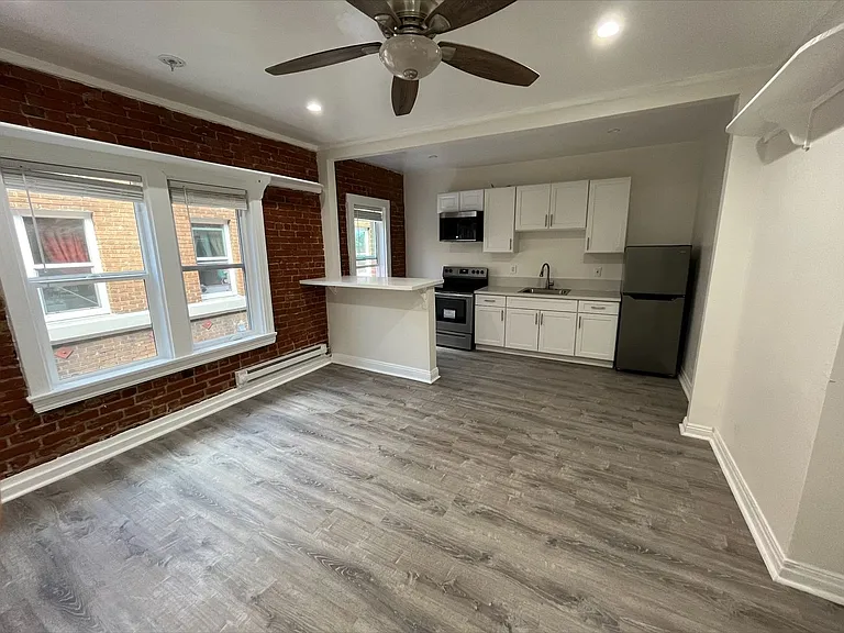 301 S. Kenmore — Photo 30