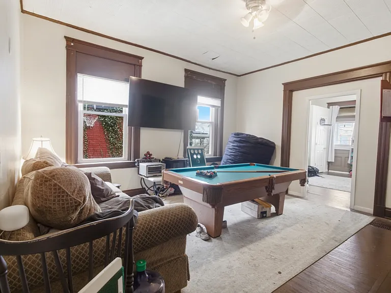 2342 Stratford Ave — Photo 7