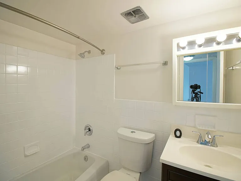 6 Canterbury Sq #301B — Photo 19