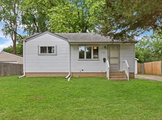 2741 Pawnee Rd, Waukegan, IL 60087