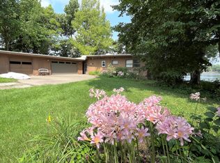 1714 W Spring Ln, Mahomet, IL 61853