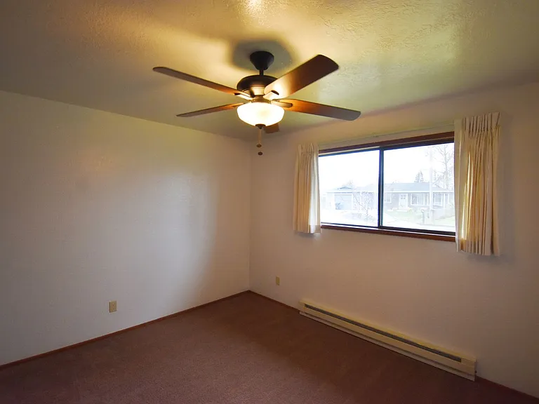 The Garden Apartments 940 — Photo 11