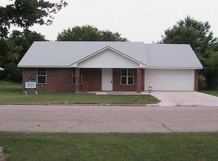 1003 Hooks St, Lacy Lakeview, TX 76705