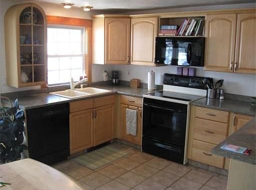 Kitchen - Beautiful Cabinets