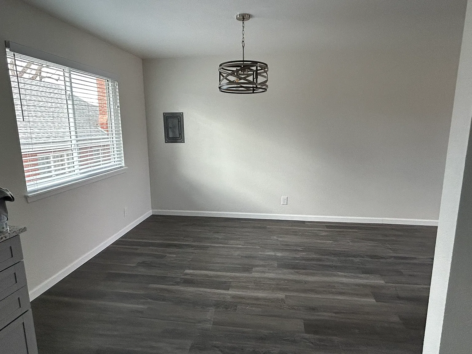 1060 W Abriendo Ave — Photo 2