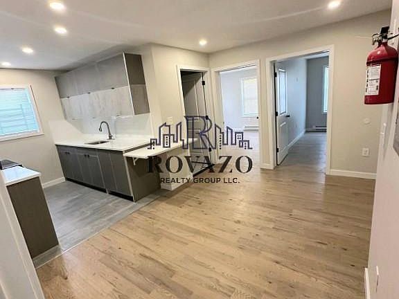 2nd image of 325 Littleton Ave APT 1A