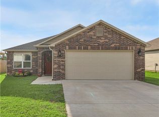 3461 Red Tail Way, Farmington, AR 72730