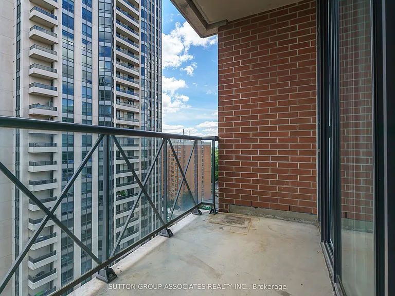 28 Byng Ave #1507 — Photo 12