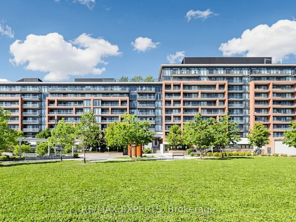 99 Eagle Rock Way #302, Vaughan, ON L6A 5A7
