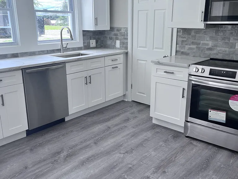 6088 Main St #1 — Photo 3
