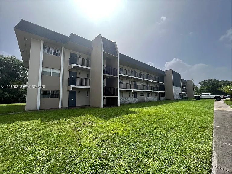 7820 Colony Cir S #301 — Photo 7
