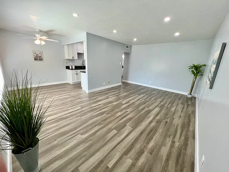 Welcome to Pacific View Apartments — Photo 20