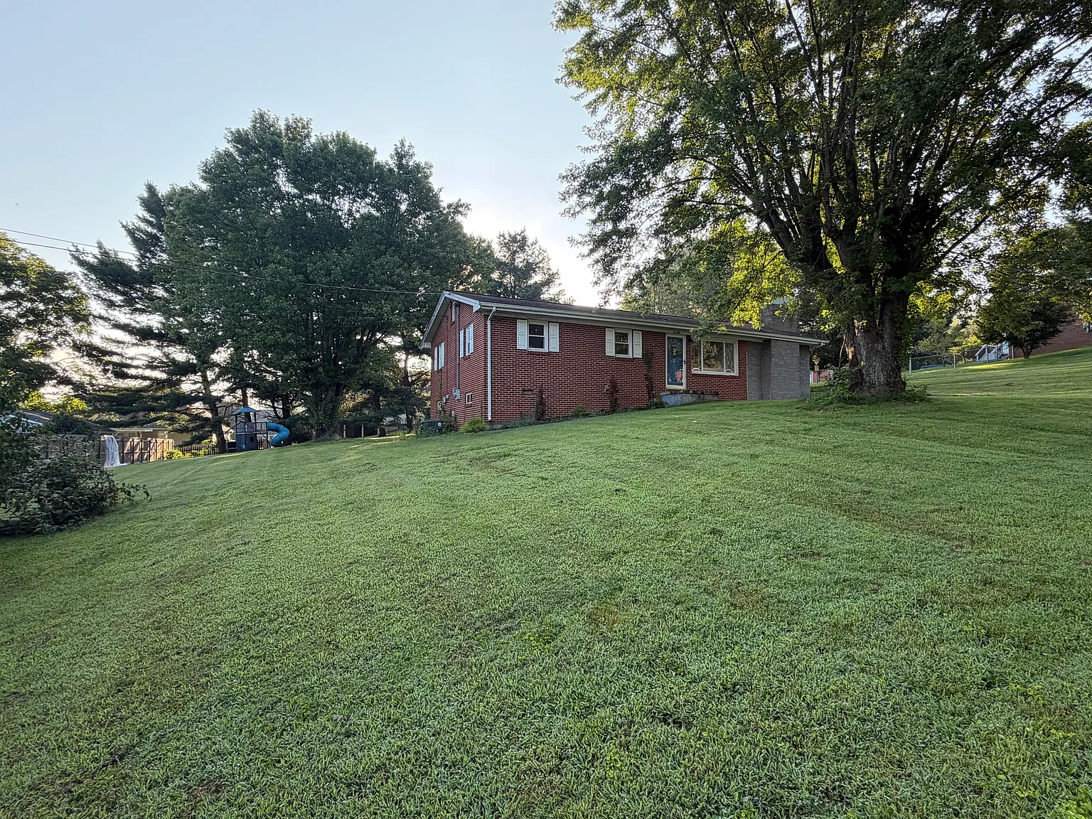 4 bed, 1450 sqft, $2,200 — Photo 1