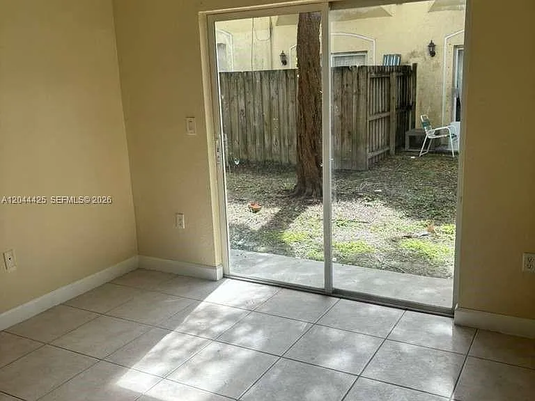1663 SE 27th Dr #207 — Photo 5
