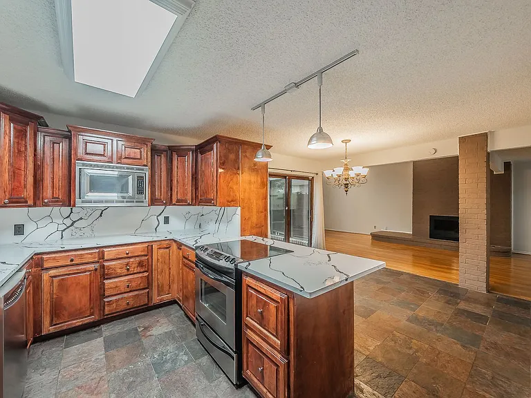 3704 Hulen Park Dr — Photo 15