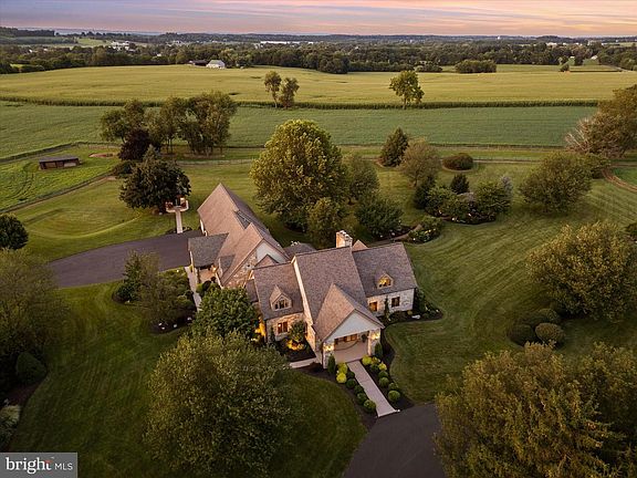 4th image of 844 S Spruce St