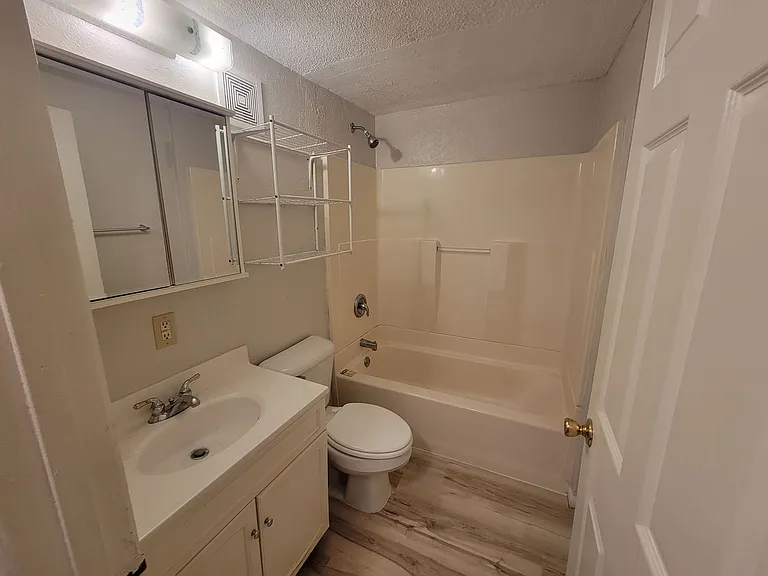 156 Maywood Avenue — Photo 8
