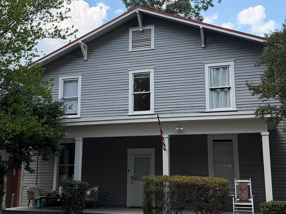 195 Hall St