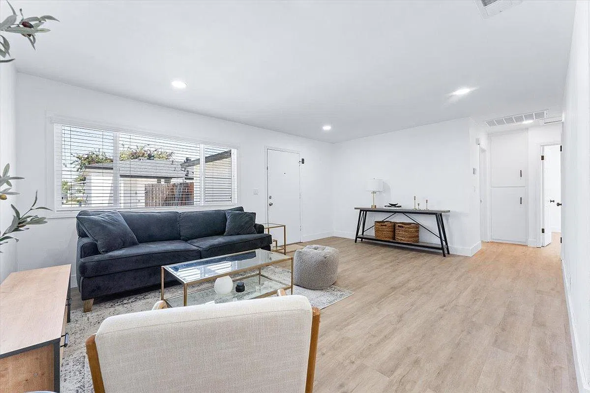 2 bed, 840 sqft, $3,495 — Photo 4