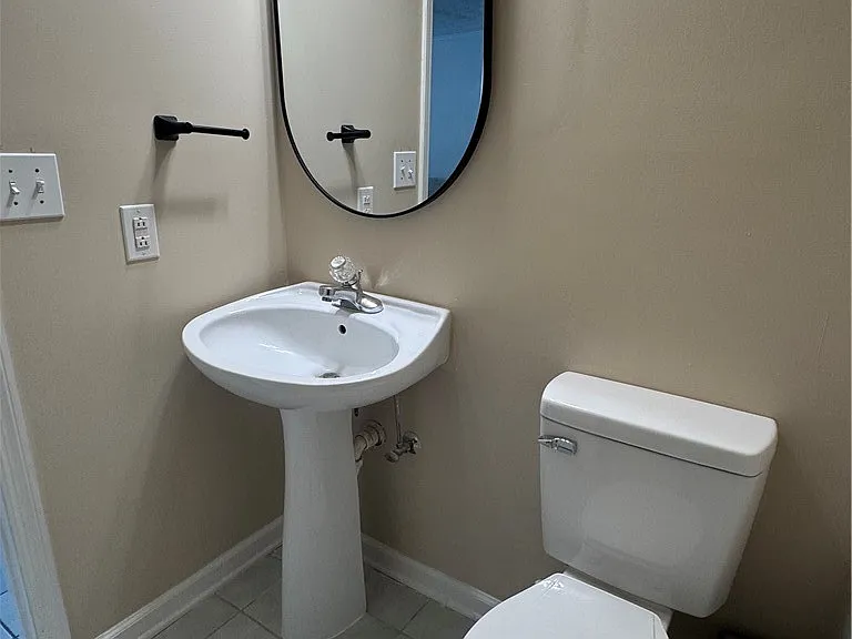 1535 Londonderry Pl — Photo 17