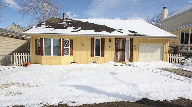 1st image of 17 Lakeside Ln