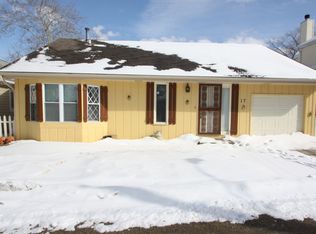 17 Lakeside Ln, Fox Lake, IL 60020