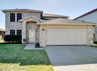 5325 New Castleton Ln, Fort Worth, TX 76135