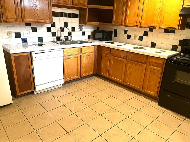 1116 Rutger St #A — Photo 3