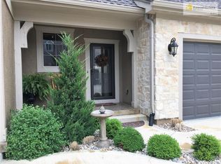 14751 Norwood St, Leawood, KS 66224