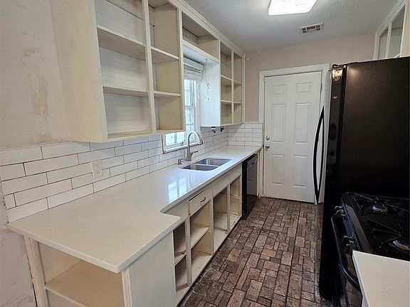 5th image of 2026 NW 33rd St