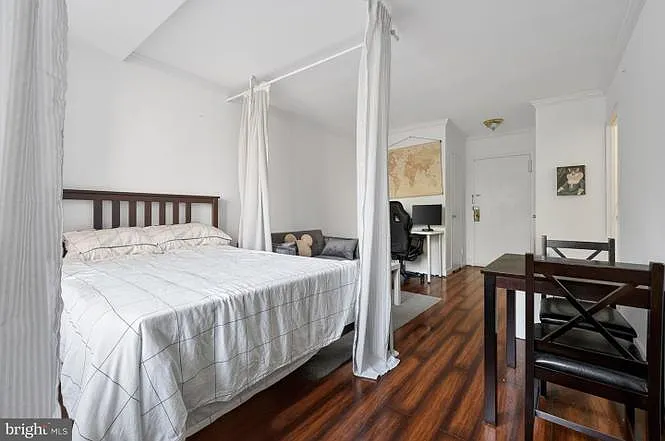Studio, 400 sqft, $1,650 — Photo 3